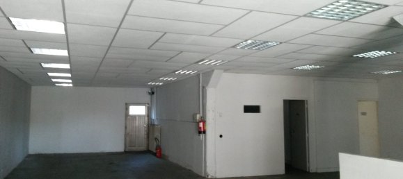 285m² Warehouse in Romorantin-Lanthenay, France No. 82431 4