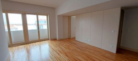 1 bedroom Apartment in Porto, Portugal No. 40172 2