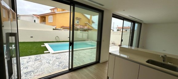 4 bedrooms Villa in Cascais, Portugal No. 171499 14