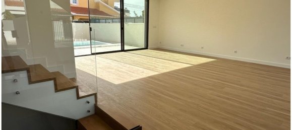 4 bedrooms Villa in Cascais, Portugal No. 171499 11