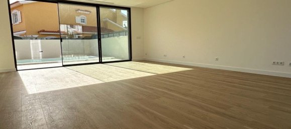 4 bedrooms Villa in Cascais, Portugal No. 171499 12