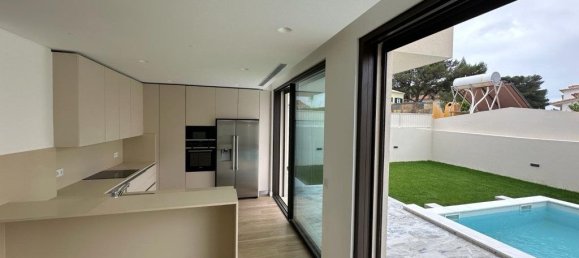 4 bedrooms Villa in Cascais, Portugal No. 171499 18