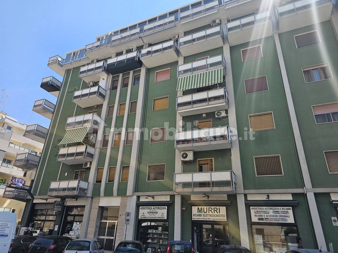 Apartamento T4 em Taranto, Italy N.º 260773