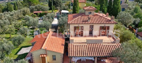 5 bedrooms Villa in Montescudaio, Italy No. 62523 8