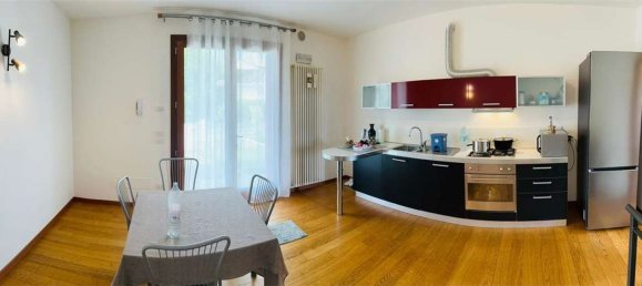 3 rooms Apartment in Caerano di San Marco, Italy No. 258763 4