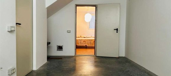 3 rooms Apartment in Caerano di San Marco, Italy No. 258763 24