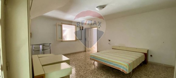 3 Schlafzimmer Haus in Comiso, Italy, Nr. 272442 4