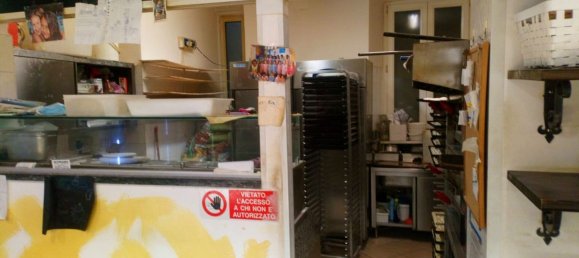 3 rooms Commercial property in Genoa, Italy No. 119812 2