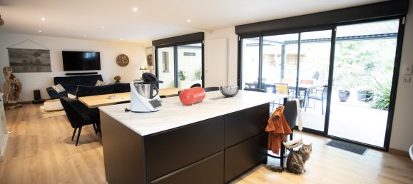 Casa de 4 dormitorios en Bordeaux, France No. 278168 2