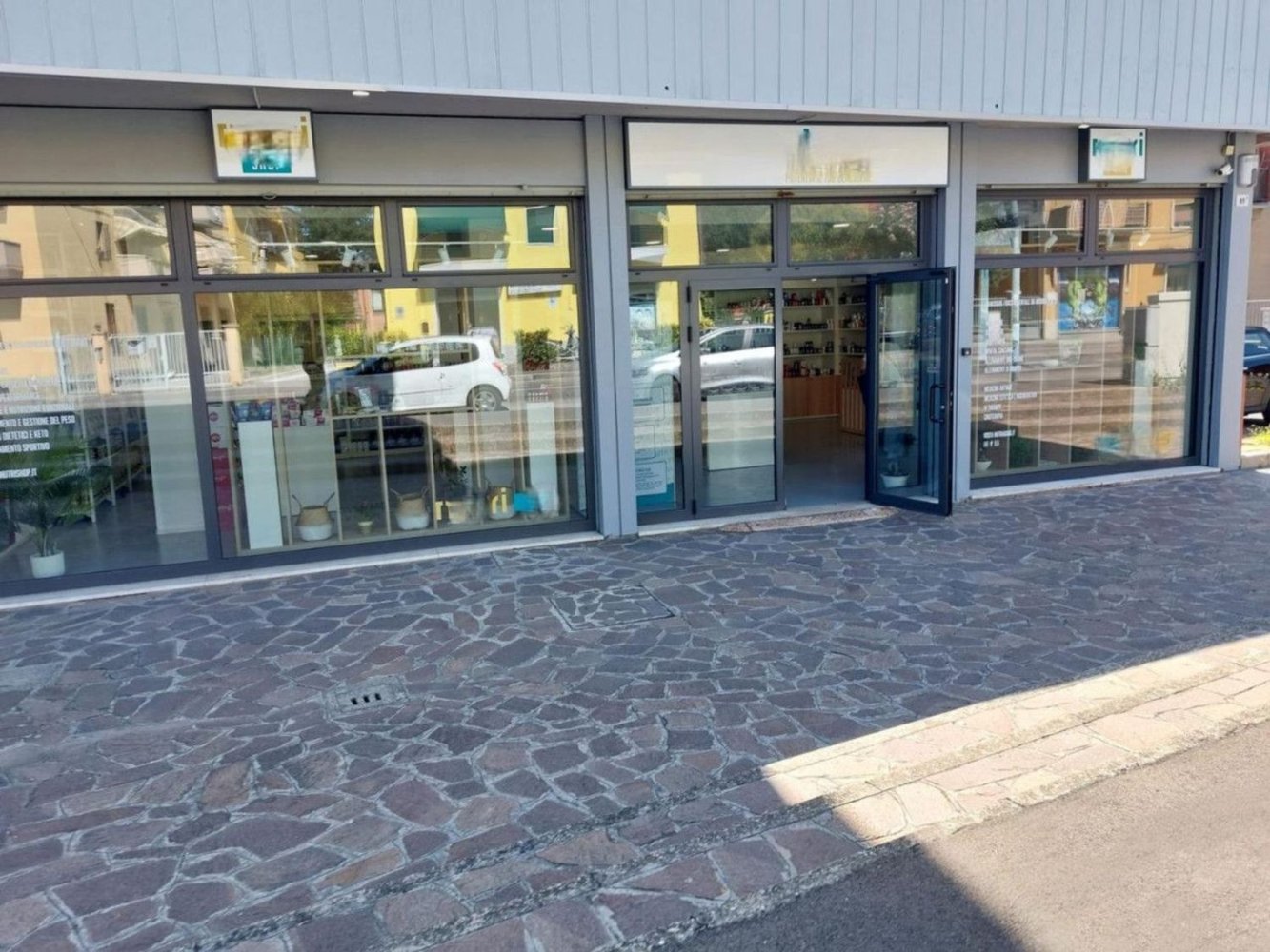 417m² Commercial property in Bologna, Italy No. 375088