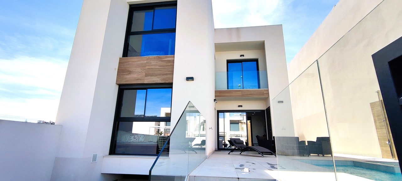 5 bedrooms Villa in Rojales, Spain No. 8710