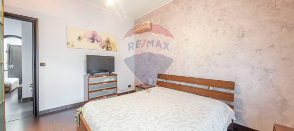 3 rooms Apartment in Catania, Italy No. 108995 8