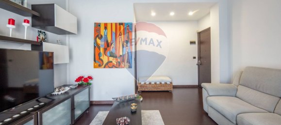 3 rooms Apartment in Catania, Italy No. 108995 3