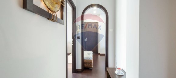 3 rooms Apartment in Catania, Italy No. 108995 5