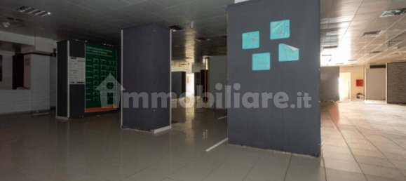 Armazém em San Salvatore Telesino, Italy 4371 m² N.º 318890 2