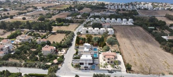 Casa de 4 dormitorios en Chloraka, Cyprus No. 9662 6