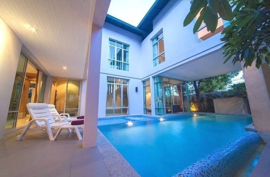 Вилла с 5 спальнями в Паттайя, Таиланд № 70249