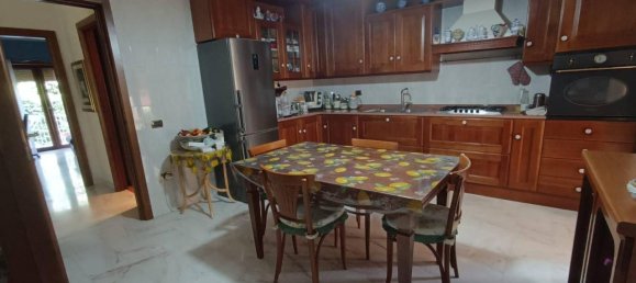 4-salle Appartement à Casagiove, Italy No. 23298 24