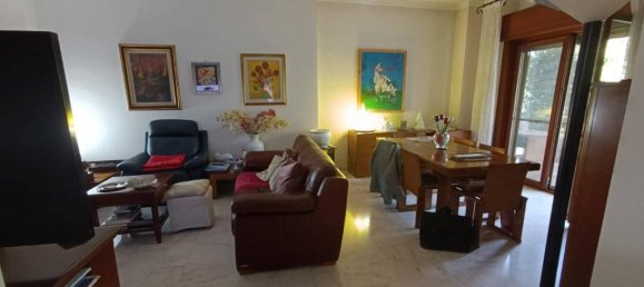 4-salle Appartement à Casagiove, Italy No. 23298 9