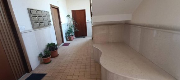 4-salle Appartement à Casagiove, Italy No. 23298 27