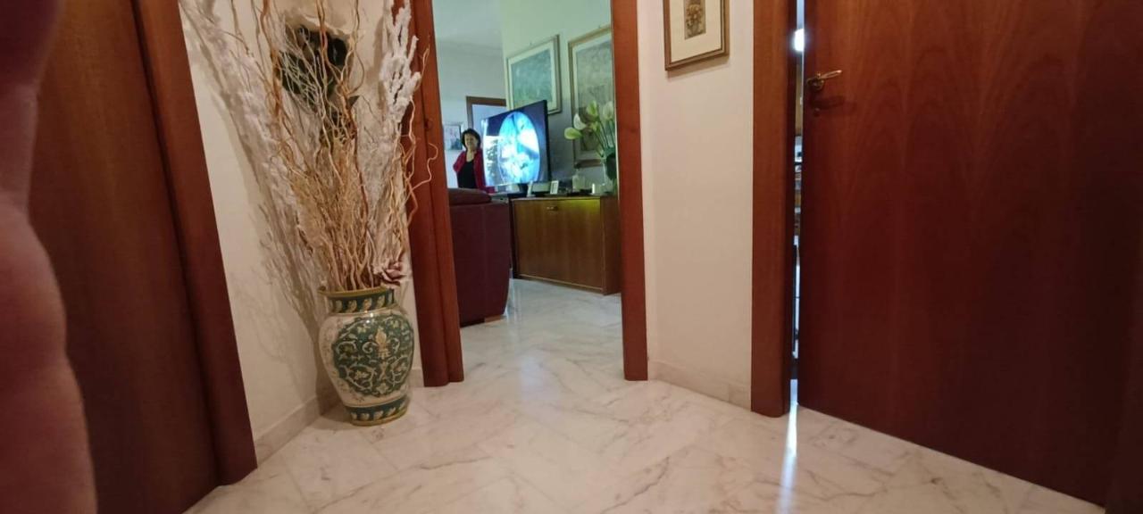 4-salle Appartement à Casagiove, Italy No. 23298