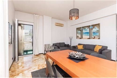 3 bedrooms Apartment in Genoa, Italy No. 279183