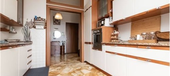 3 bedrooms Apartment in Genoa, Italy No. 279183 13