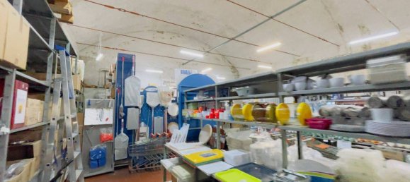 2-salle Propriété commerciale à Civitavecchia, Italy No. 91448 3