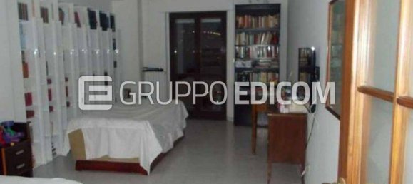 5-salle Appartement à Catanzaro, Italy No. 186091 3