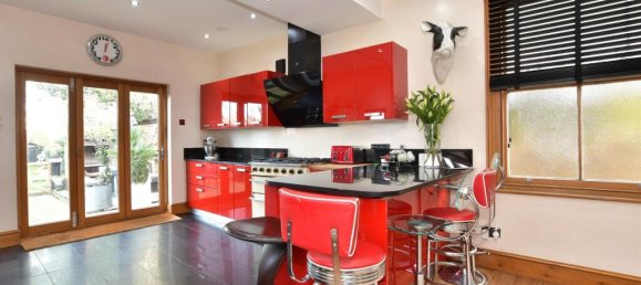 Дом с 4 спальнями в Эссекс, Великобритания № 3959 4