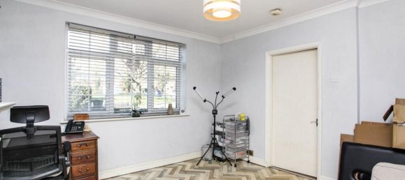 Дом с 4 спальнями в Давентри, Великобритания № 2191 4