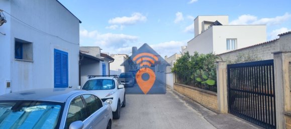 Casa de 3 habitaciónes en Campobello di Mazara, Italy No. 174173 2