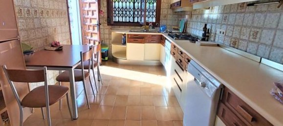 Casa de 4 dormitorios en Torrevieja, Spain No. 183588 4