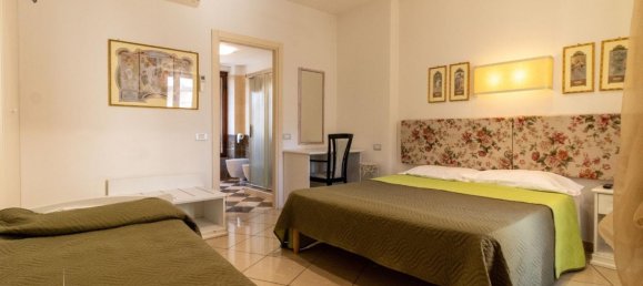 4 bedrooms Apartment in Siena, Italy No. 329341 7