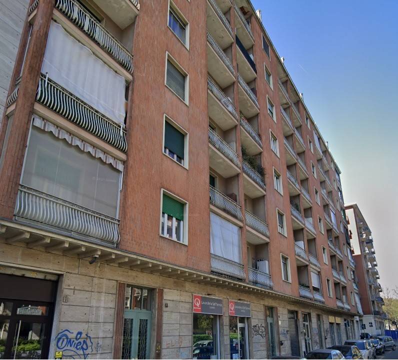 2 bedrooms Apartment in Turin, Italy No. 305441