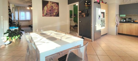 4 Schlafzimmer Wohnung in Carpi, Italy, Nr. 363911 7