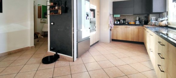 4 Schlafzimmer Wohnung in Carpi, Italy, Nr. 363911 5