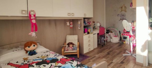 4 Schlafzimmer Wohnung in Carpi, Italy, Nr. 363911 15