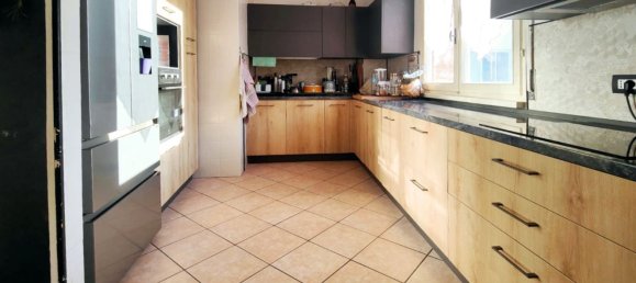 4 Schlafzimmer Wohnung in Carpi, Italy, Nr. 363911 6