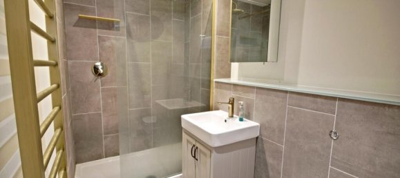 2 bedrooms Apartment in London, United Kingdom No. 13472 16