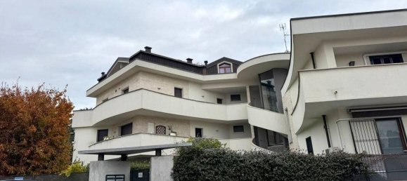 Квартира с 3 спальнями в Джуссано, Италия № 173084 40