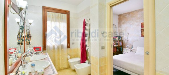 Квартира с 3 спальнями в Джуссано, Италия № 173084 18