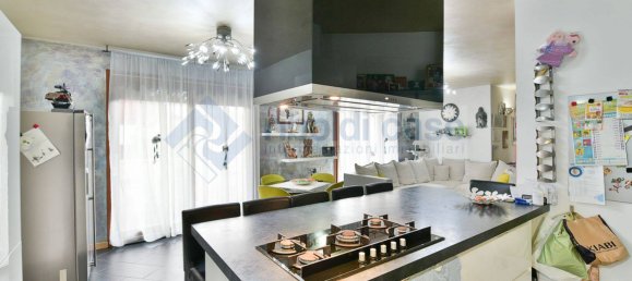 Квартира с 3 спальнями в Джуссано, Италия № 173084 8