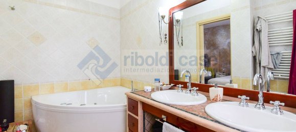 Квартира с 3 спальнями в Джуссано, Италия № 173084 16