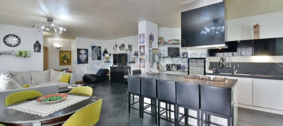 Квартира с 3 спальнями в Джуссано, Италия № 173084 7