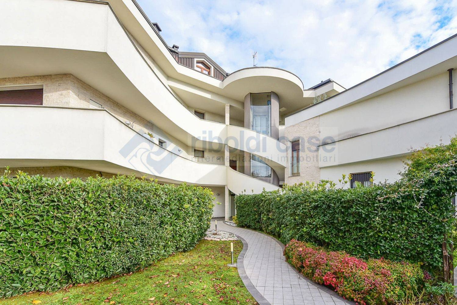 Квартира с 3 спальнями в Джуссано, Италия № 173084