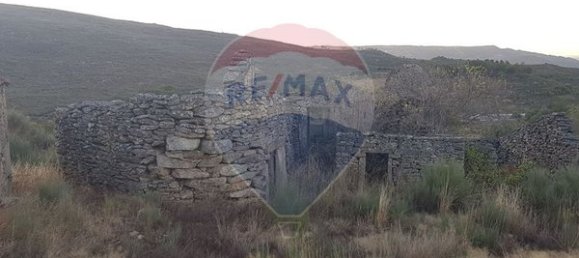 90000m² Land in Sernancelhe, Portugal No. 90062 53