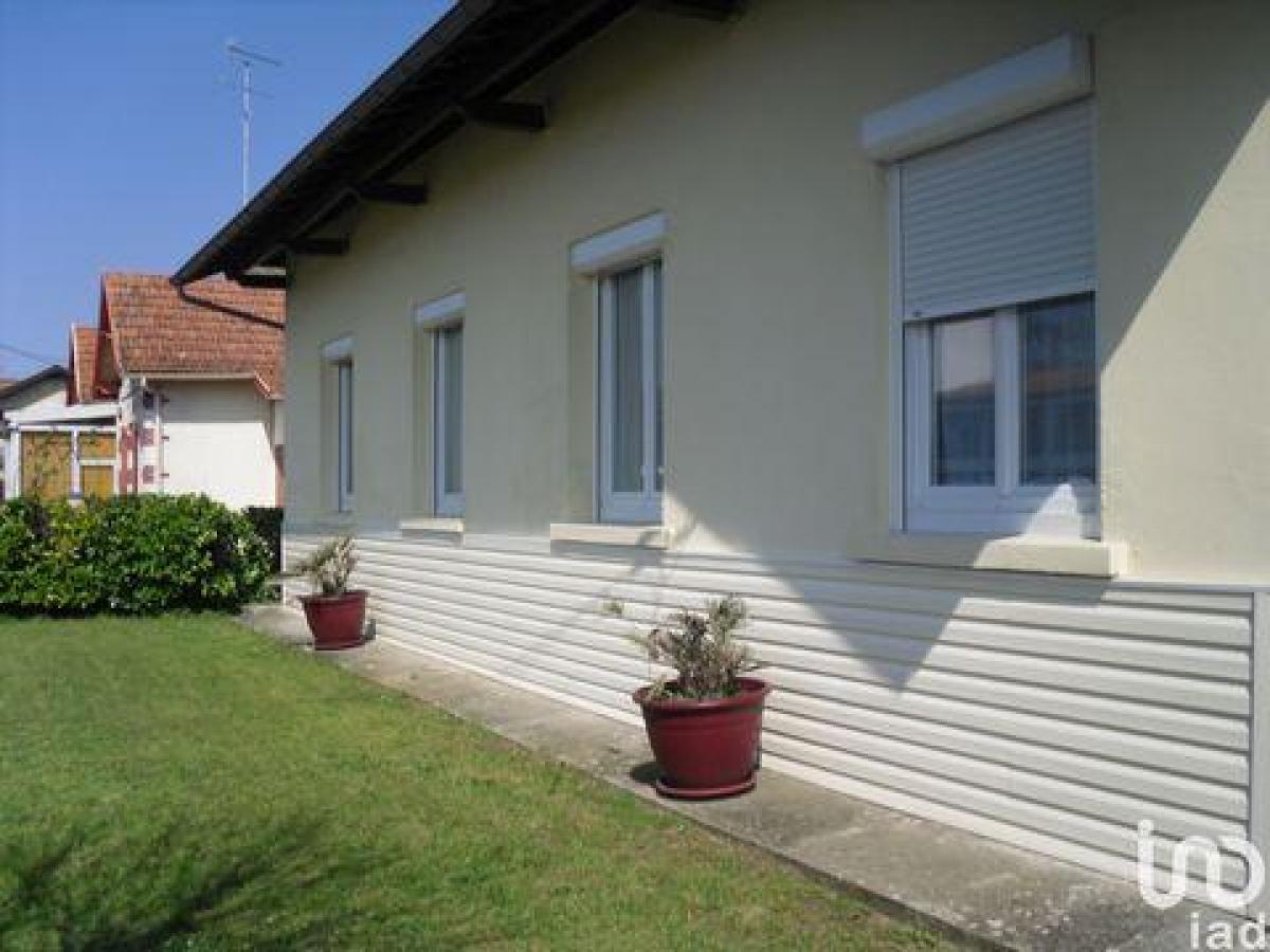 3 bedrooms House in Biganos, France No. 7985
