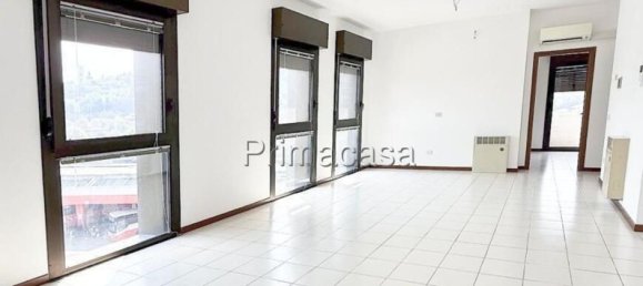 Apartamento de 4 dormitorios en Vicenza, Italy No. 326698 3
