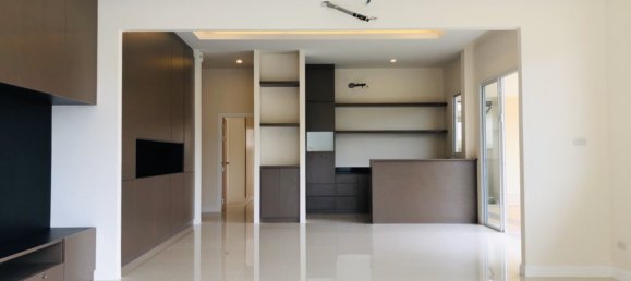 3 bedrooms Villa in Pattaya, Thailand No. 20074 10